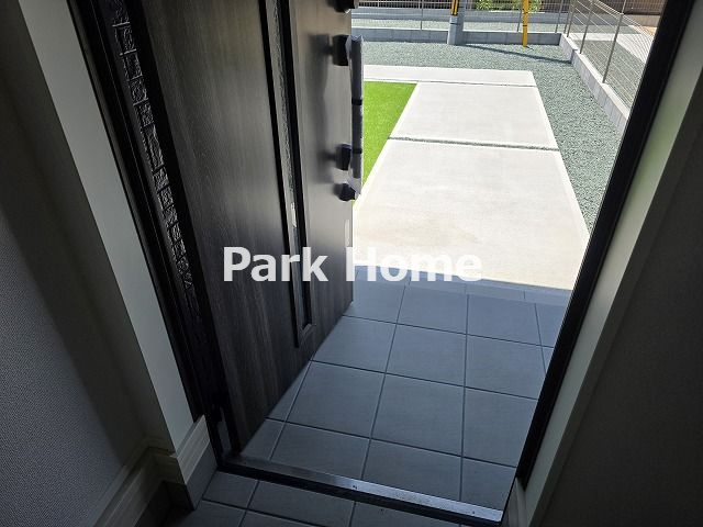 香美市土佐山田町百石町1丁目-2棟2-新築戸建ての玄関