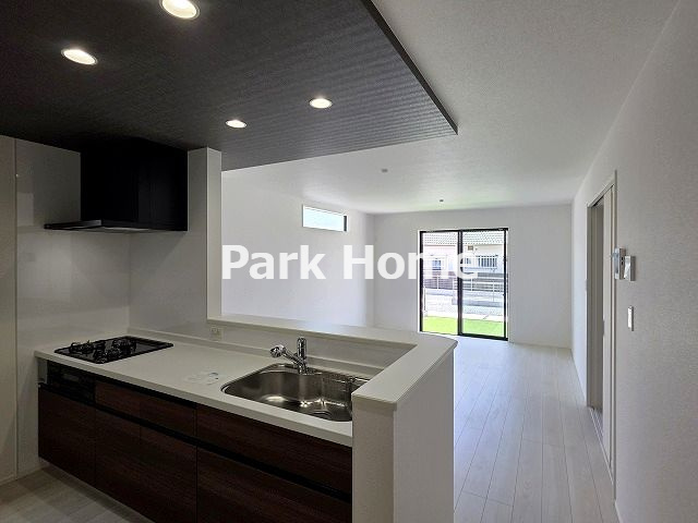 香美市土佐山田町百石町1丁目-2棟2-新築戸建ての居間・リビング|１F：16LDK