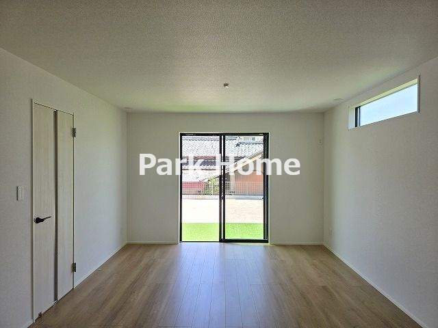 香美市土佐山田町百石町1丁目-2棟1-新築戸建ての居間・リビング|１F：18LDK