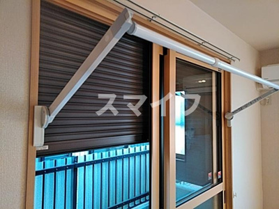 【その他】 | アペルトコート Ｂ | シャッター 可動式室内物干し竿つき