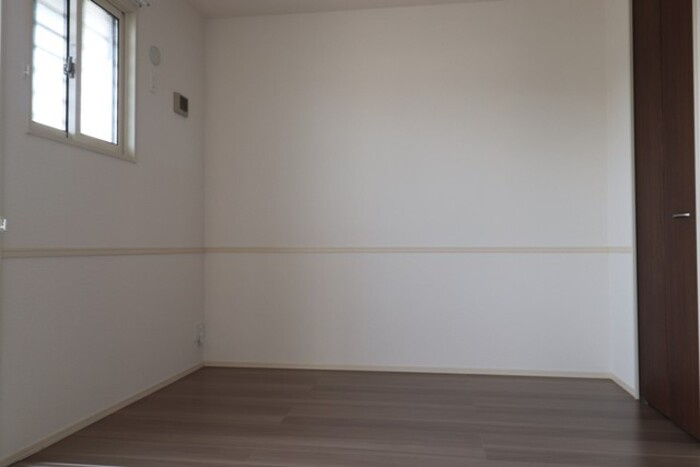 Lily Goldの寝室|風通しも良い寝室です☆