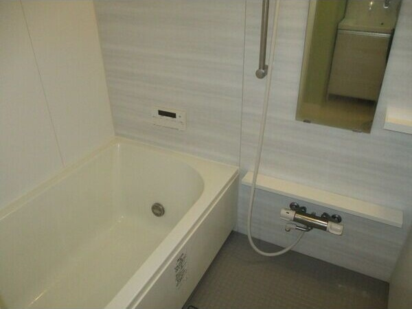 アンジュ栄の浴室