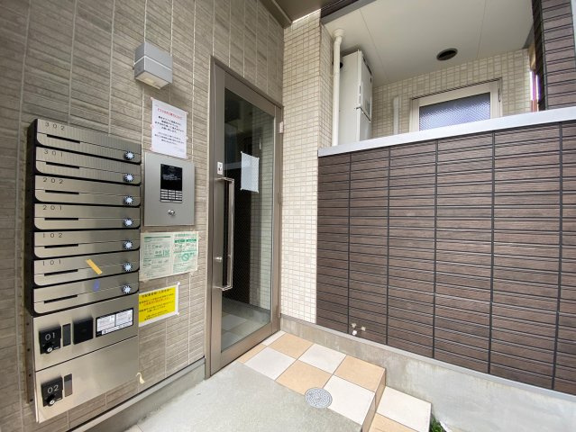 【エントランス】 | ハーモニーテラス上石川町Ⅲ | ゆとりのあるエントランスです