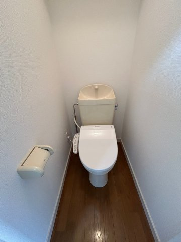 グラン逆瀬川のトイレ|落ち着いたトイレです