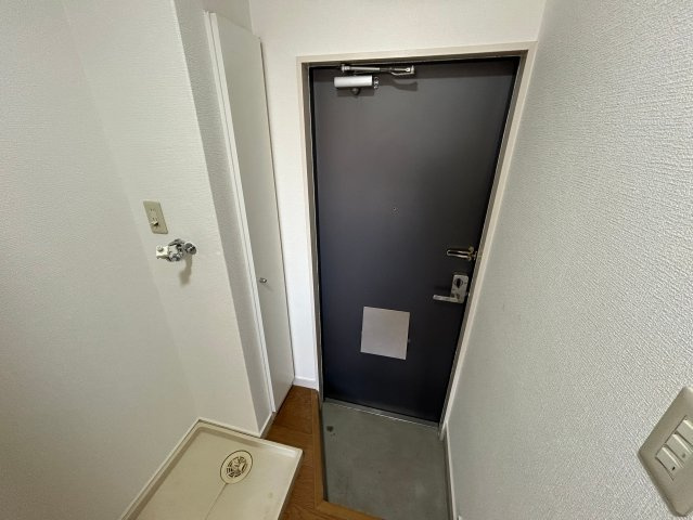 グラン逆瀬川の玄関|シンプルで使いやすい玄関です