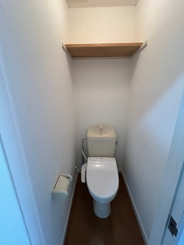 グラン逆瀬川のトイレ|シンプルで使いやすいトイレです