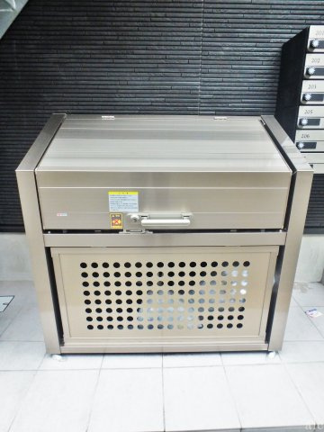 スマイエ北新宿のエントランス|敷金礼金ゼロ☆初期安☆ネット無料☆更新料なし☆ホワイトベース☆