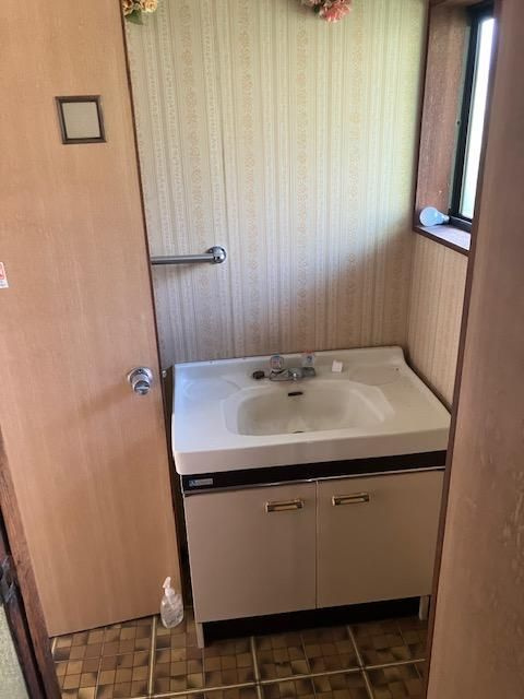 久留米市大橋町常持の中古一戸建の独立洗面台