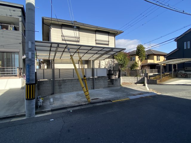 精華町桜が丘　中古住宅（リフォーム済物件）の前面道路含む現地写真|前面道路含む現地写真です