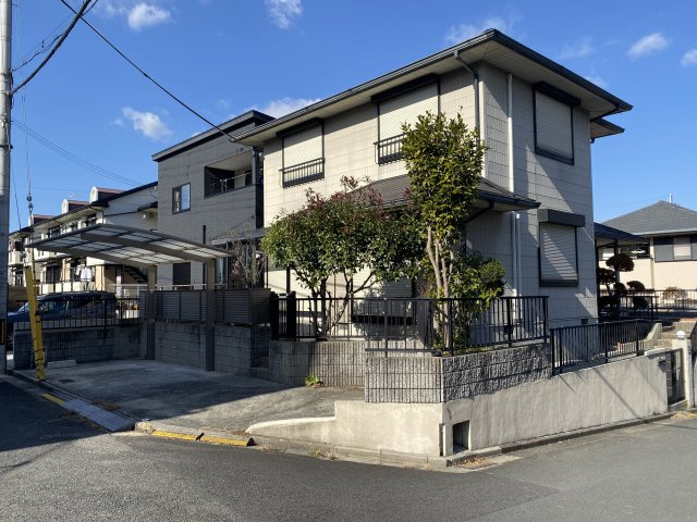 精華町桜が丘　中古住宅（リフォーム済物件）の外観|建物外観を気になさる方へ、見た目の良い物件です