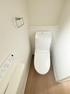 【トイレ】 | 西区庚午中1（古江駅）全9区画　NO9 | シンプルなデザインはお掃除やしやすく衛生的。温水洗浄便座付き　トイレ×２