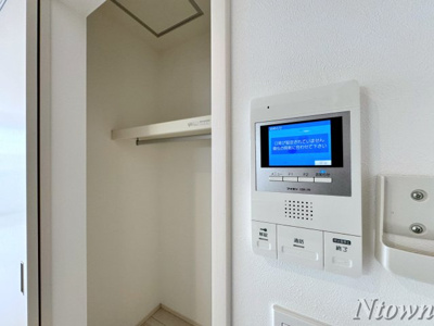 【セキュリティ】 | Grandtic Lana | モニター付きインターフォンです。