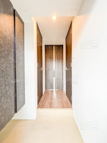 S-RESIDENCE六ツ門abreastIIの玄関|シューズボックス付きの玄関☆
