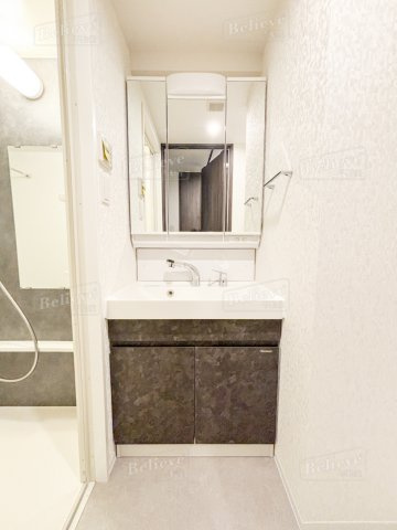 S-RESIDENCE六ツ門abreastIIの洗面所|綺麗で明るい洗面所です☆