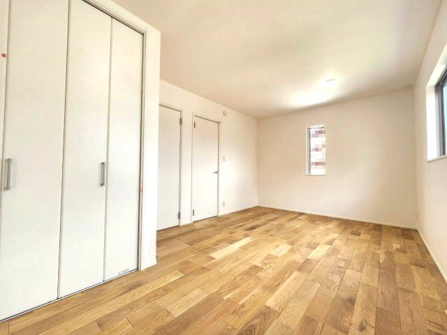 【価格改定】京都市西京区大原野上里鳥見町　の洋室|クローゼット付きで、お部屋がいつもスッキリ片付きます！