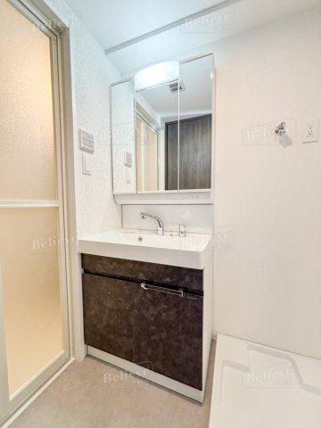 S-RESIDENCE六ツ門abreastIIの洗面所|綺麗で明るい洗面所です☆
