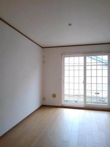 ファミール美園の居間・リビング