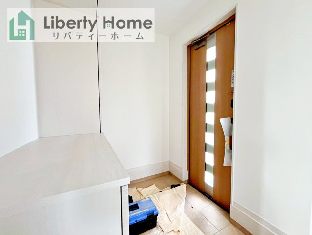 阿見町岡崎３丁目　新築戸建の玄関