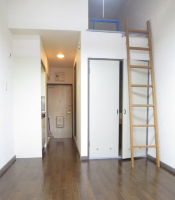 【居間・リビング】 | パンシオンヴィラC棟 | 同建物サンプル写真