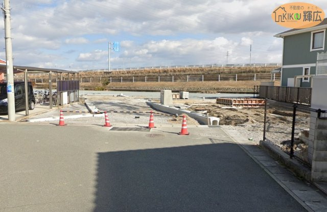 【前面道路含む現地写真】 | 高砂市米田町古新（全29区画）26号地　土地