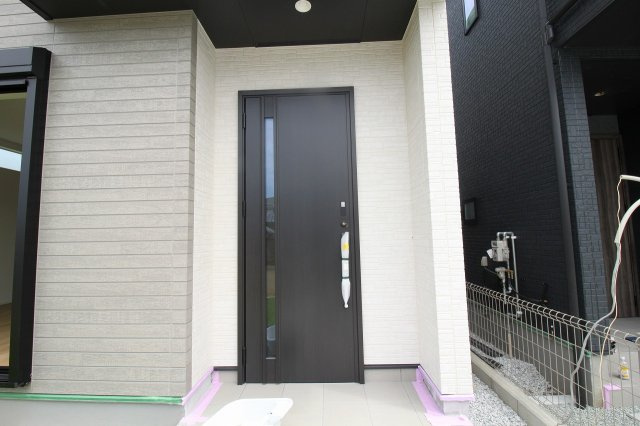 土佐山田町百石町　1号棟　新築戸建　（全2区画）【内覧可能】　の玄関