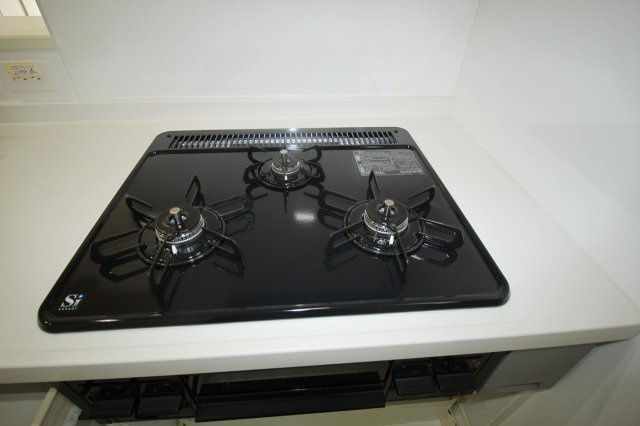 土佐山田町百石町　1号棟　新築戸建　（全2区画）【内覧可能】　のキッチン|３口コンロ