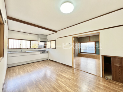 【居間・リビング】 | 富士市天間 中古戸建て | リビングダイニングです