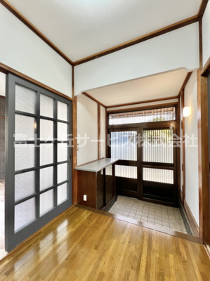 【玄関】 | 富士市天間 中古戸建て | ゆったりとした玄関です