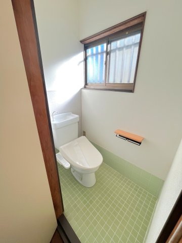 ルーツのトイレ