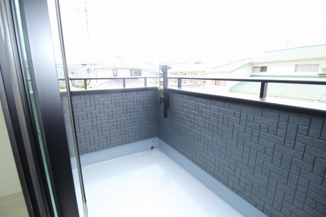 土佐山田町百石町　2号棟　新築戸建（全2区画）【内覧可能】　のバルコニー|2Ｆ　南東の部屋　6.75帖