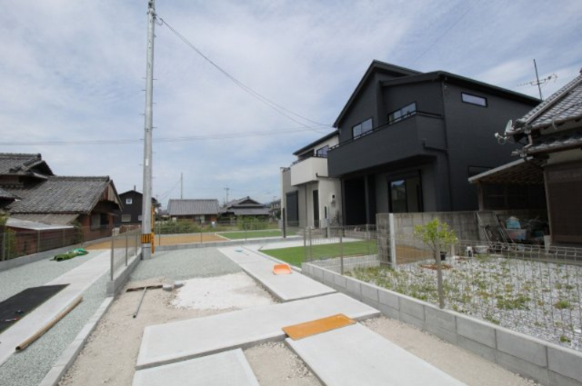 土佐山田町百石町　2号棟　新築戸建（全2区画）【内覧可能】　の駐車場