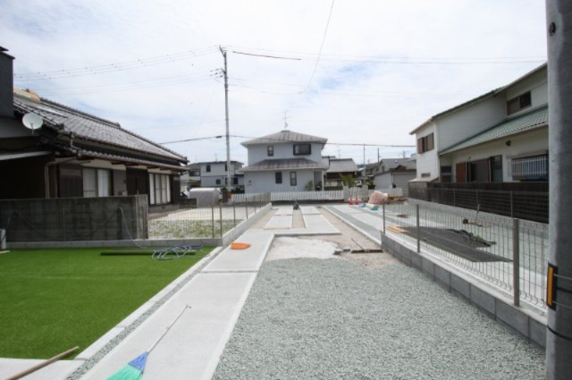 土佐山田町百石町　2号棟　新築戸建（全2区画）【内覧可能】　の前面道路含む現地写真