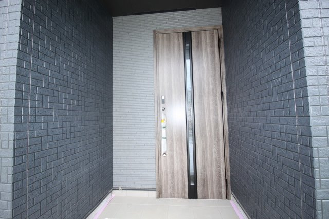 土佐山田町百石町　2号棟　新築戸建（全2区画）【内覧可能】　の玄関
