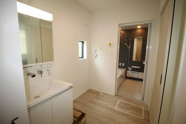 土佐山田町百石町　2号棟　新築戸建（全2区画）【内覧可能】　の脱衣所