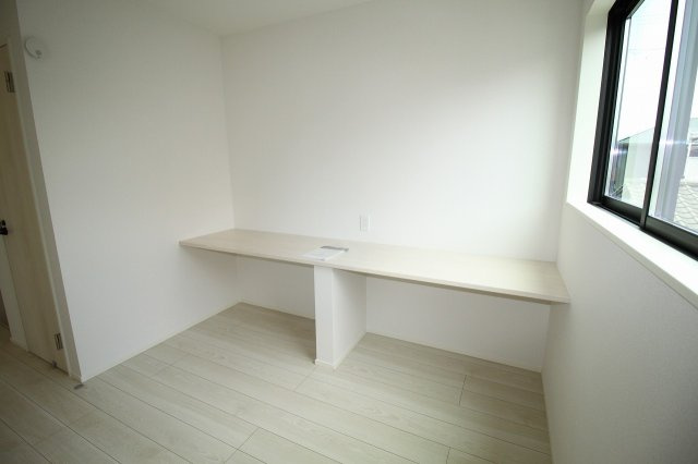 土佐山田町百石町　2号棟　新築戸建（全2区画）【内覧可能】　の洋室|2Ｆ　フリースペース　4.5帖