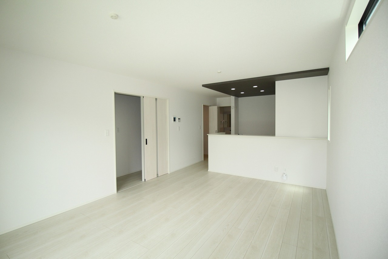 土佐山田町百石町　2号棟　新築戸建（全2区画）【内覧可能】　の居間・リビング|ＬＤＫ　16.0帖