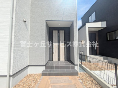 【エントランス】 | 浜松市中央区曳馬4丁目 新築一戸建て 1号棟 | エントランスです