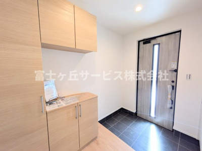 【玄関】 | 浜松市中央区曳馬4丁目 新築一戸建て 1号棟 | 玄関です