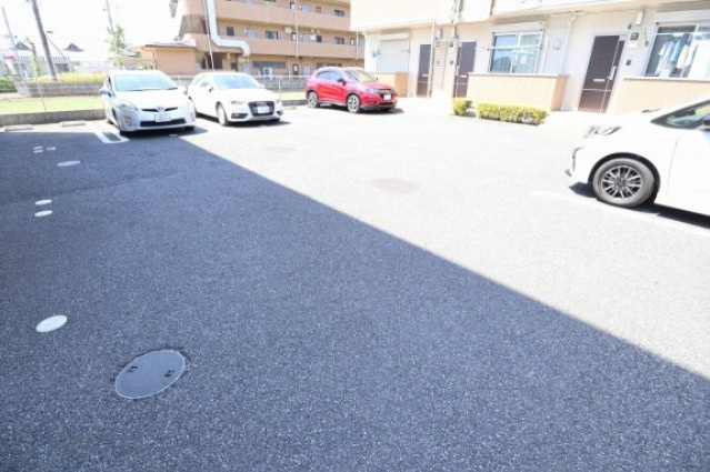 ソレーユＢ棟の駐車場