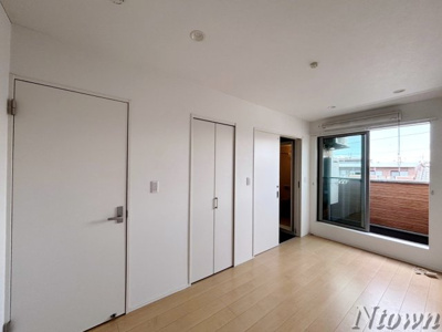 【居間・リビング】 | ルミエールY | ゆったりとしたリビングです