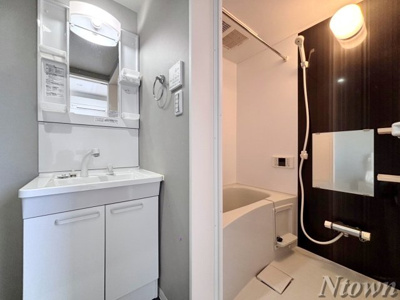 【洗面所】 | ルミエールY | ゆったりとスペースのある洗面所