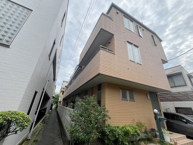 Ｍレーヴの周辺