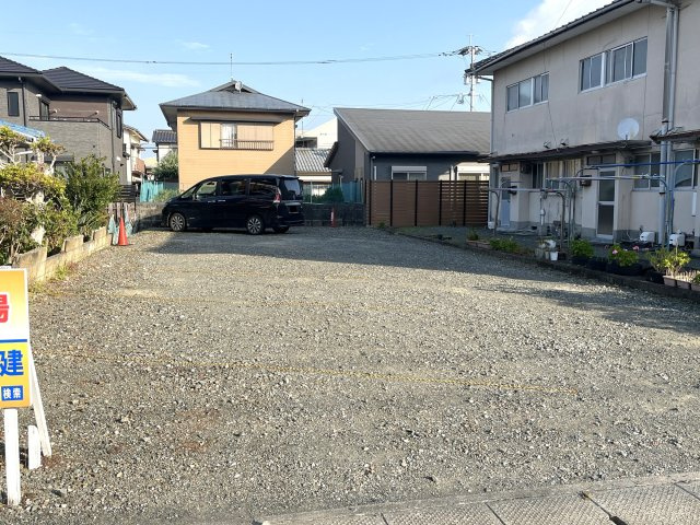 リベラルフクダの駐車場