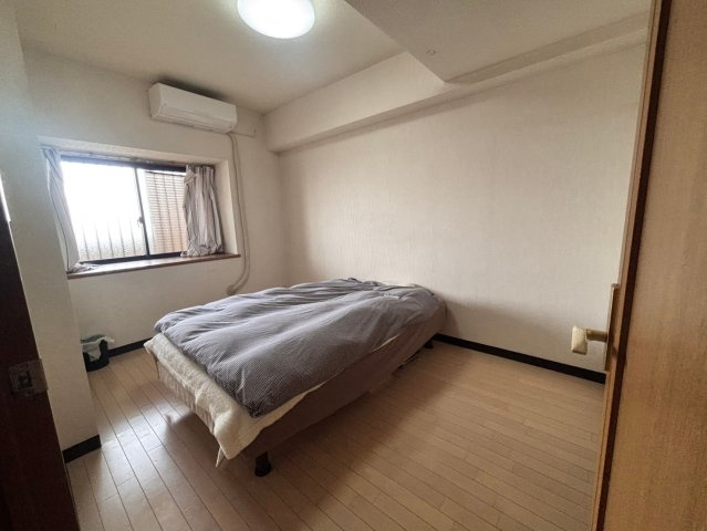 エフローレ新越谷ロイヤルガーデンの洋室