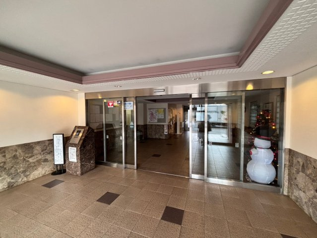 エフローレ新越谷ロイヤルガーデンのエントランス