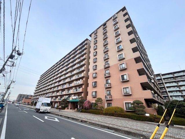 エフローレ新越谷ロイヤルガーデンの外観