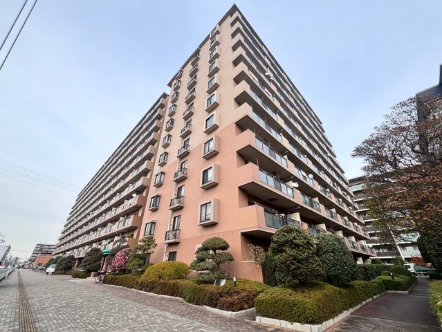 エフローレ新越谷ロイヤルガーデンの外観