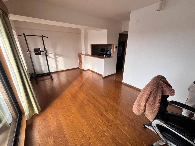 エフローレ新越谷ロイヤルガーデンの居間・リビング