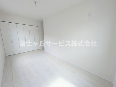 【洋室】 | 浜松市中央区曳馬4丁目 新築一戸建て 2号棟 | 洋室です