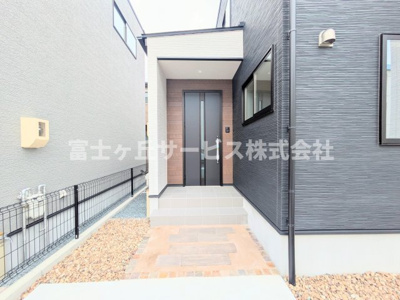 【エントランス】 | 浜松市中央区曳馬4丁目 新築一戸建て 2号棟 | エントランスです
